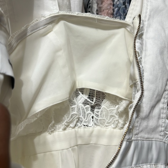 206. SELF-PORTRAIT White Lace Square Neckline Dress 2 - Picture 15 of 17